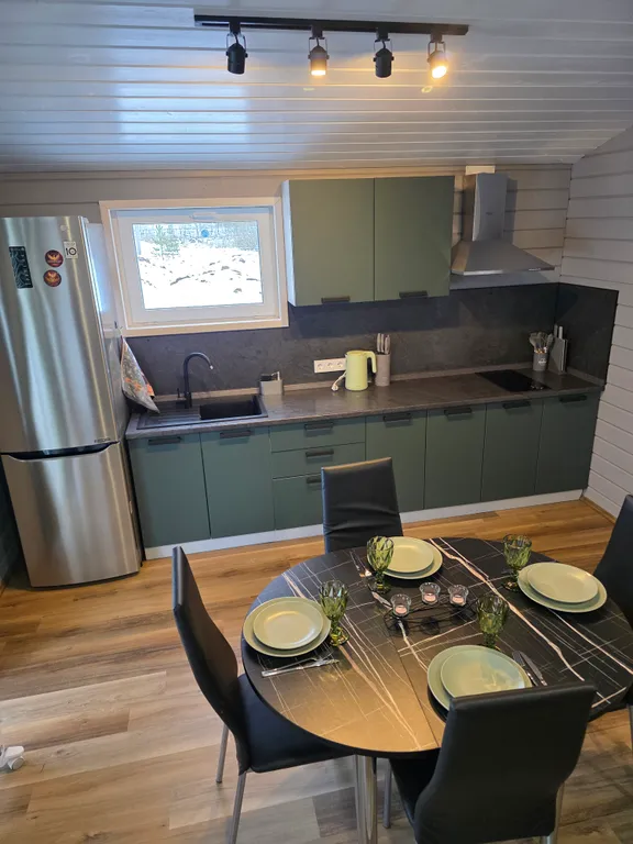 Дом Безмятежный на заливе реки Нерль с видом на лес