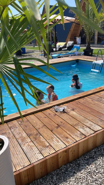 Атмосферные дома a-frame на берегу моря