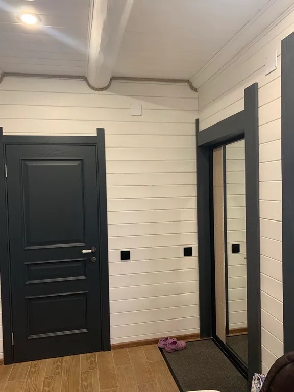 Уютный дом на берегу реки