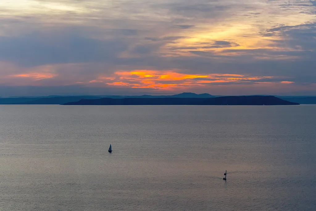 Семейная квартира на первой линии на главной набережной города