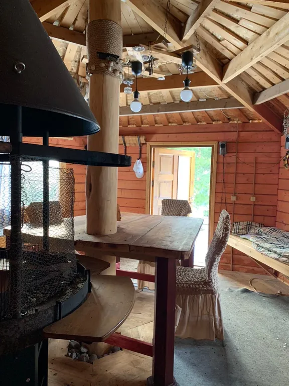 Домик в сосновом бору