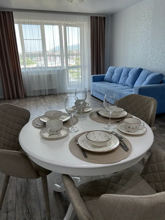 Уютная квартира в центре города с видом на горы