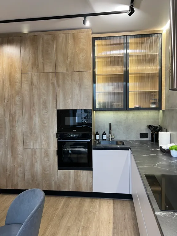 Люксовая 2-комнатная квартира с дизайнерским ремонтом