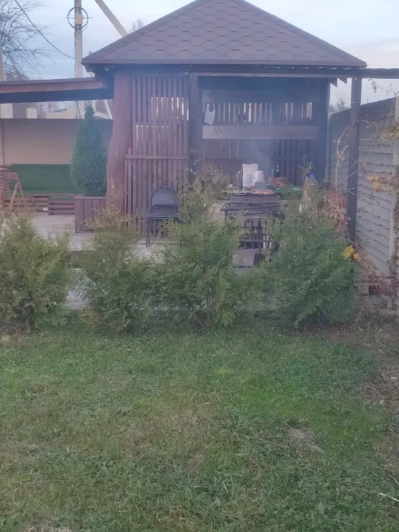 Уютный дом с беседкой и костровой зоной