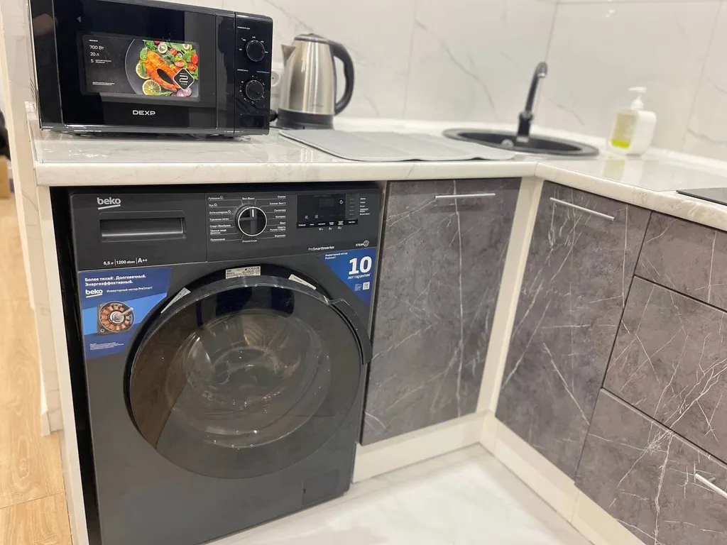 Центр, квартира на Суханова, 2 комнатная, 2 этаж