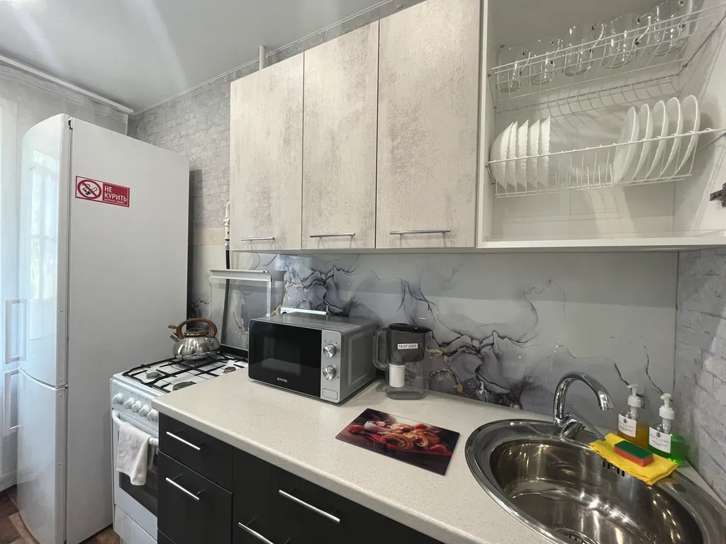 Квартира люкс в районе ДК Металлургов с большой кухней