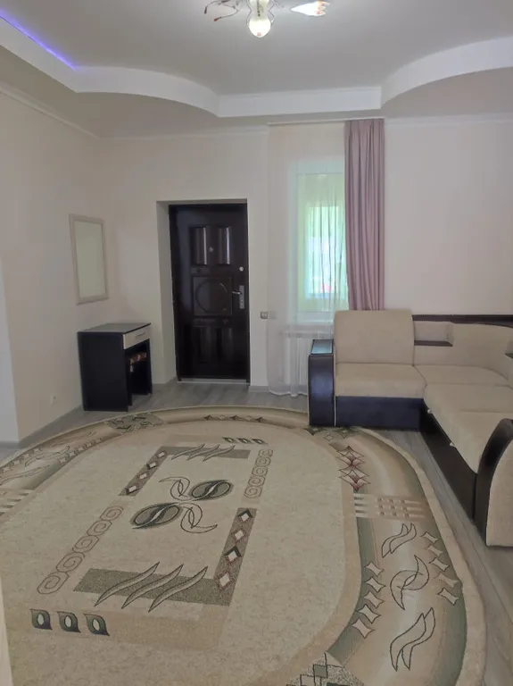 Первый этаж  дома с видом на горы и лес