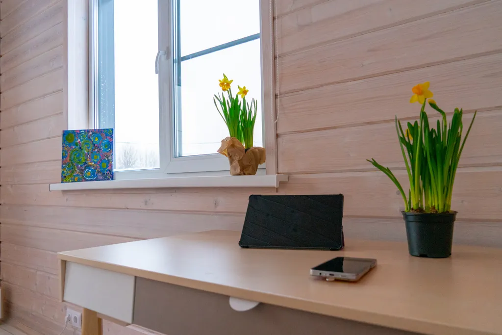 Панорамный дом у поля и леса