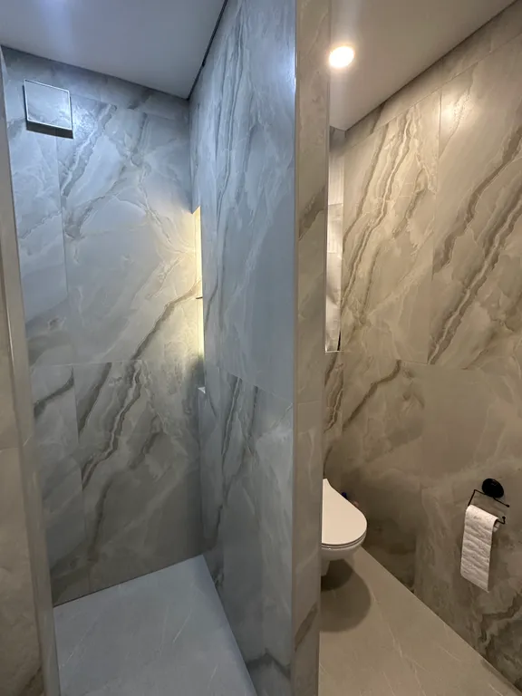 Двухкомнатная квартира с частичным видом на море