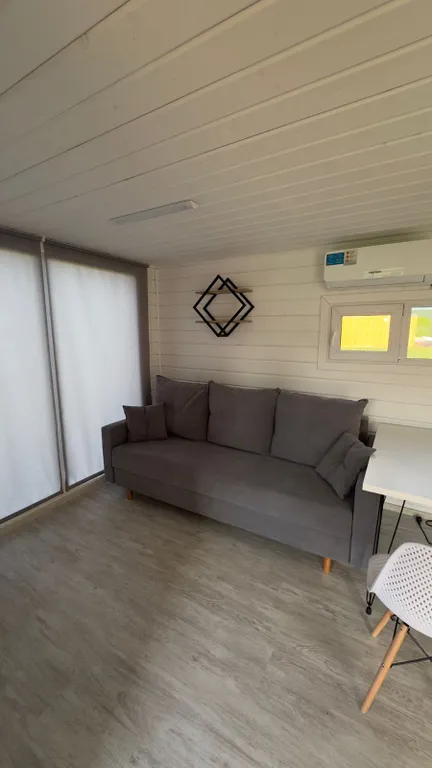 Уютный дом у озера