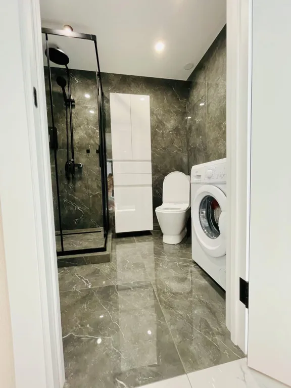 2-комнатная квартира с панорамными окнами и с видом на море