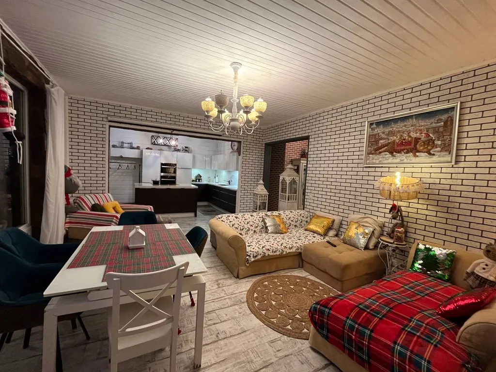 Уютный дом в сказочном лесу