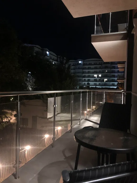 Апартамент с кухней, отдельной спальней с видом на парк