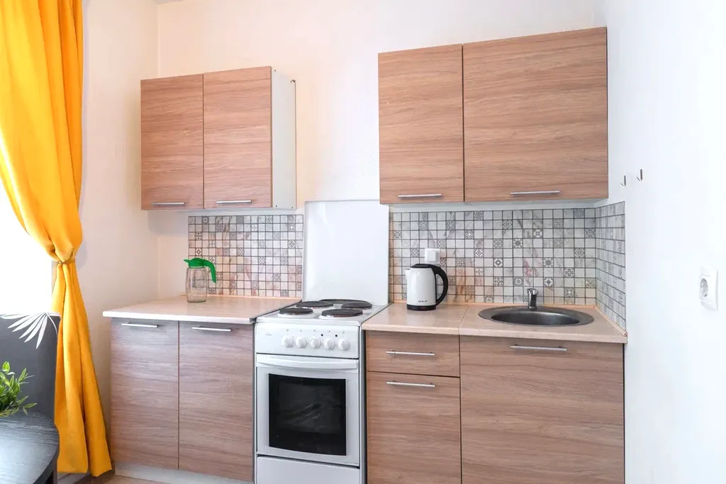 Шикарная 2-комнатная квартира с раздельными комнатами и балконом