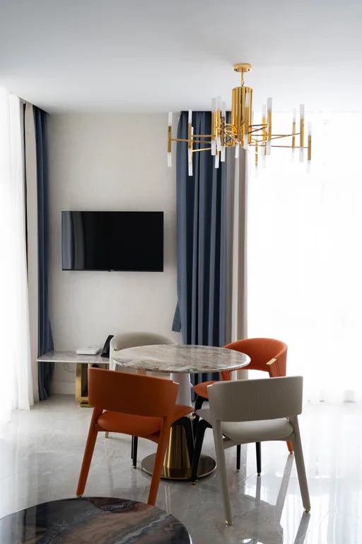 Уютный номер с 2 спальнями и баром, с видом во двор