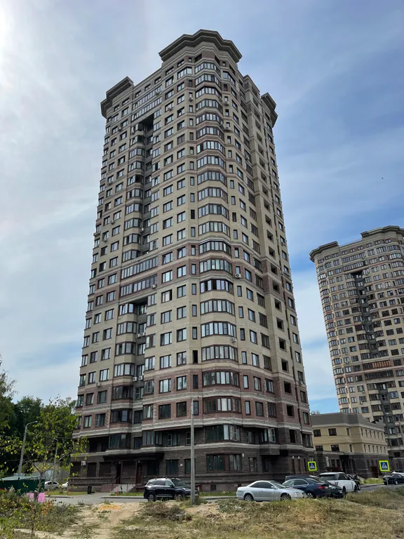 Евродвушка около МЦД-3, с видом на парк