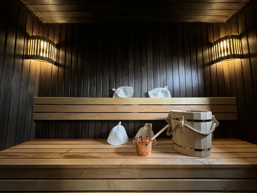 Дом с сауной, включена в стоимость, и горячей купелью на террасе