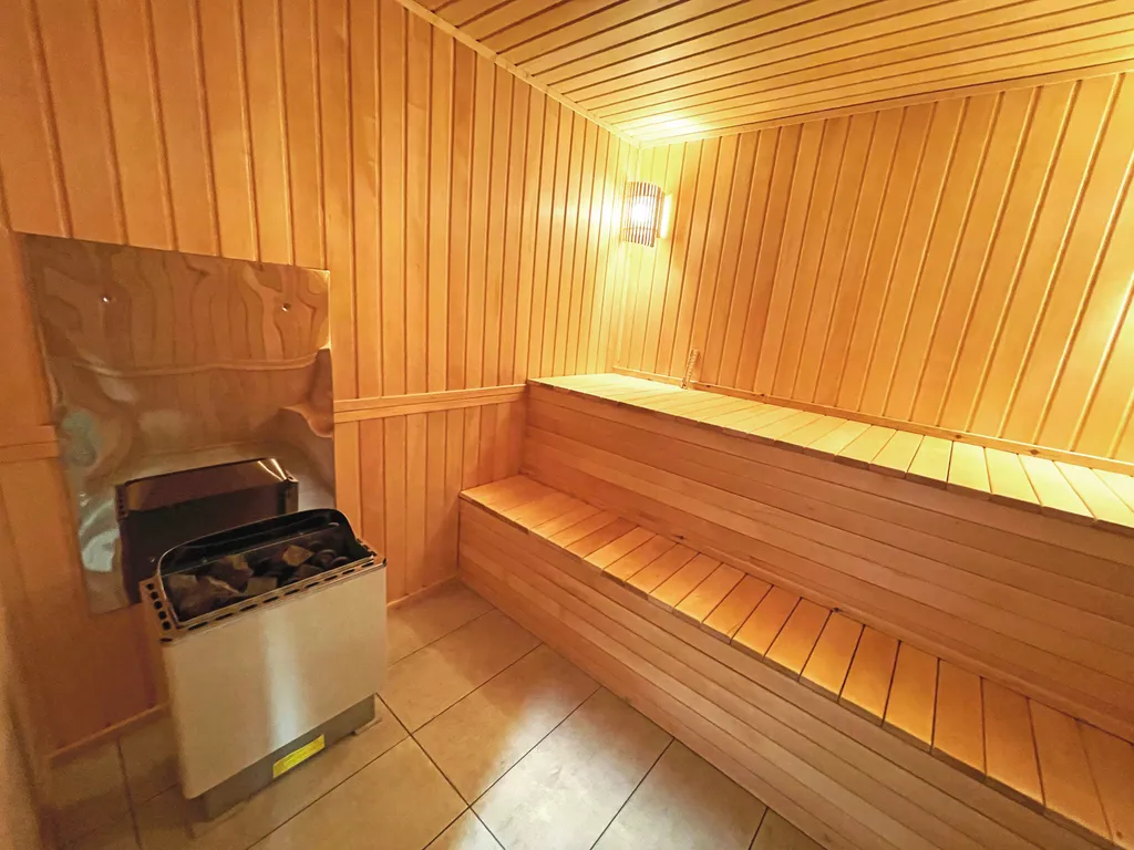 Дом с бассейном