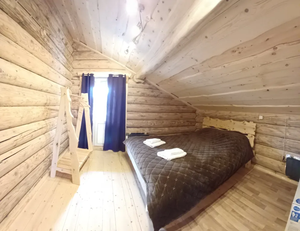 Кедровый дом с видом на горы