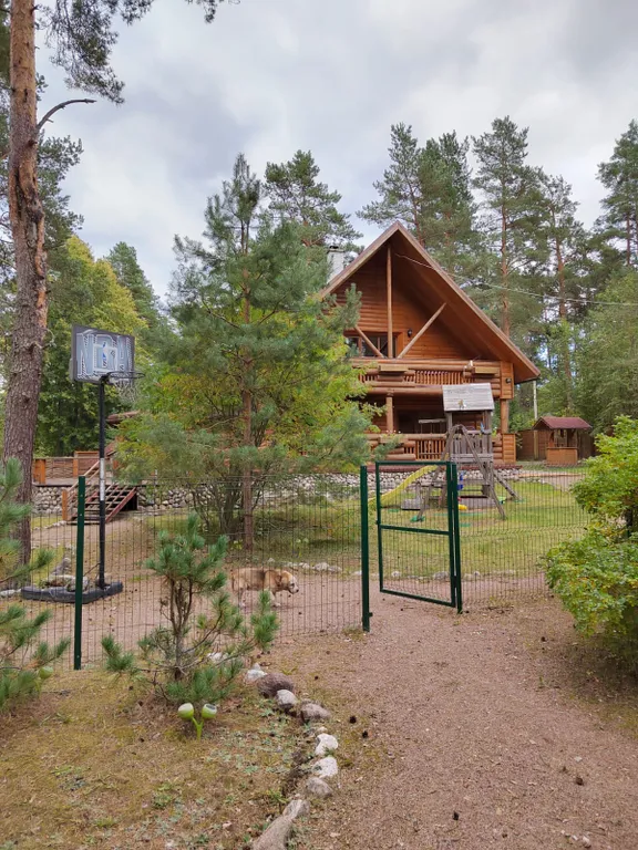 Коттедж Дом для отдыха в живописном месте — Луга