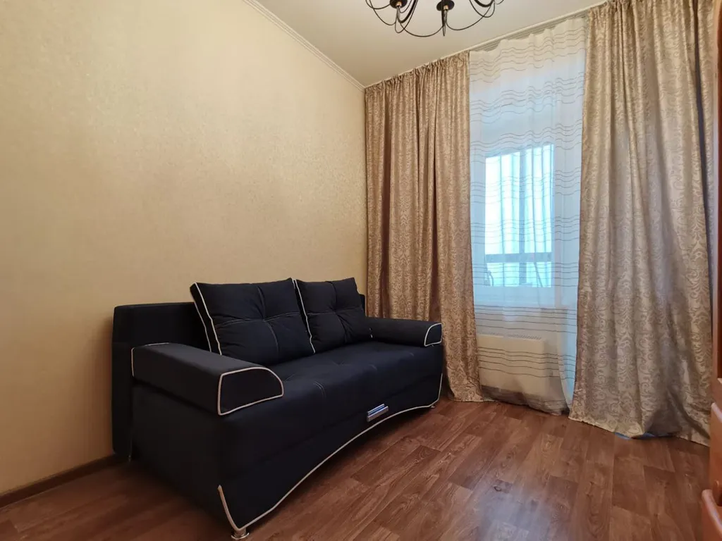 Большая двухкомнатная квартира с панорамным балконом