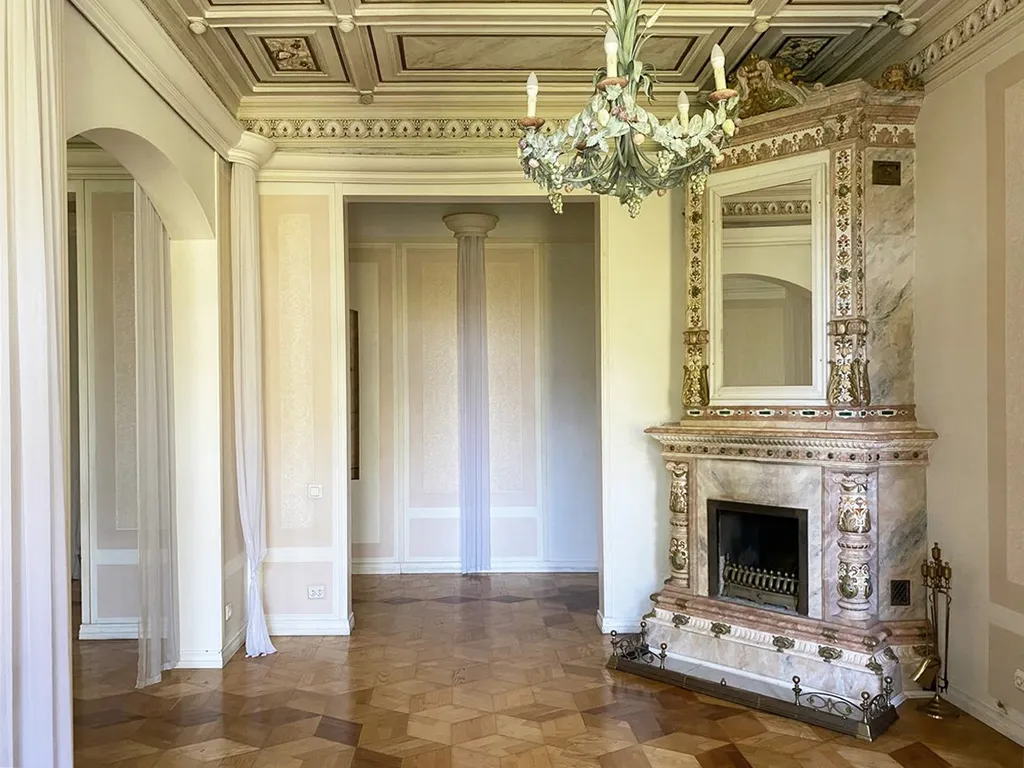 Квартира Колоритная квартира с камином и балконом в особняке Колобовых.Парковка — Санкт-Петербург