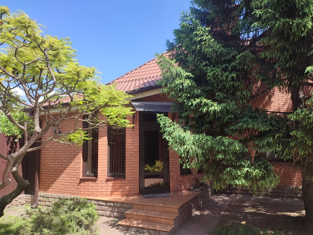 Уютный коттедж на западном