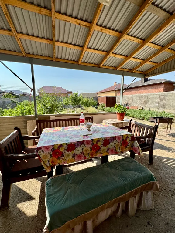 Дом с двором и беседкой в 7 минутах езды от пляжа