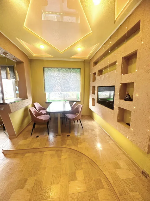 Трёхкомнатная квартира с большой кухней-гостиной возле Биг Вуд