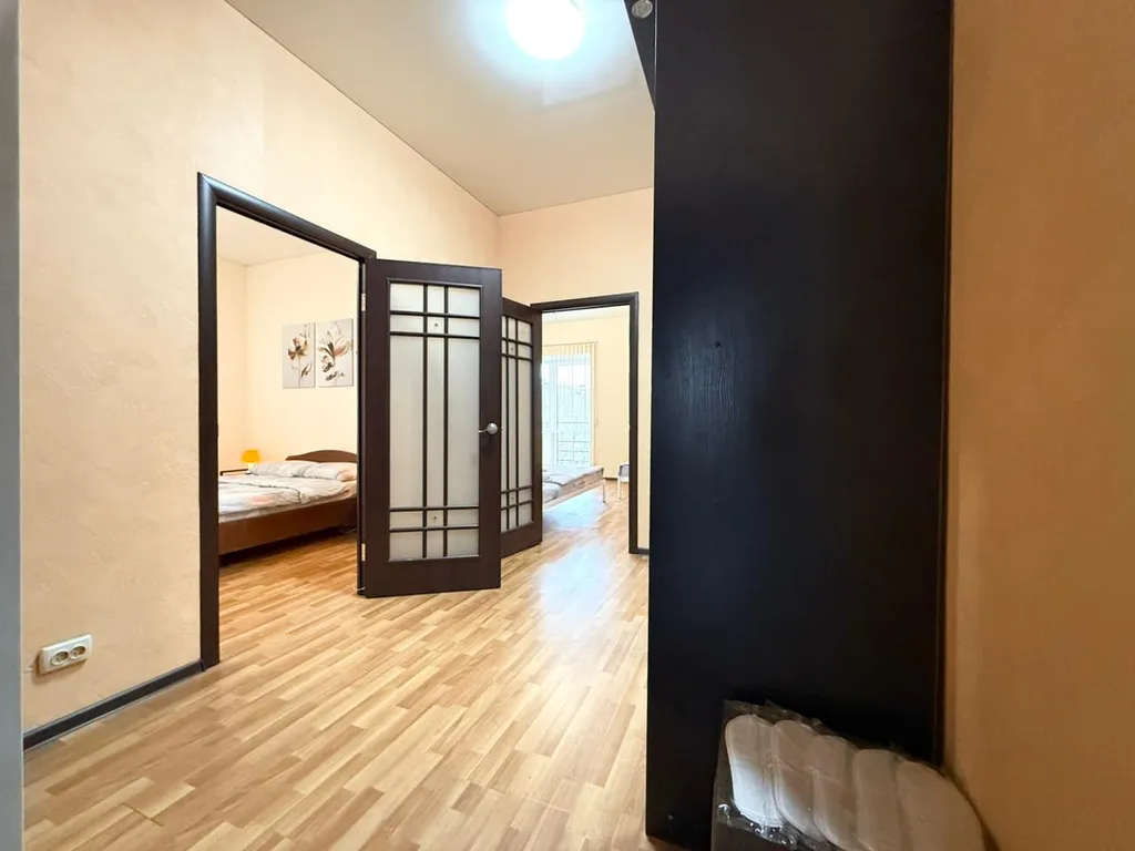 Двухкомнатная квартира у Площади Победы