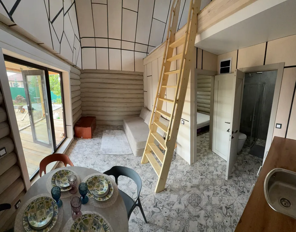 Дом в яблоневом саду