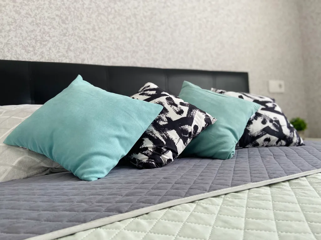 Светлая студия с двориком и парковкой