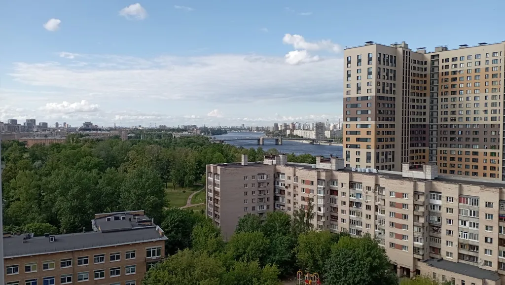 Современная квартира Небо у Невы