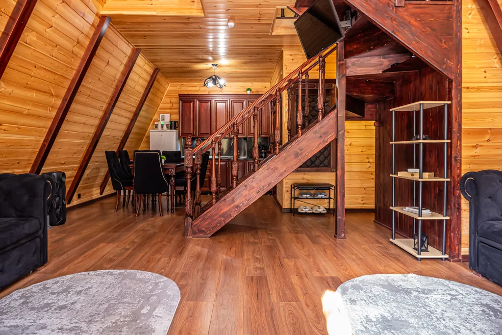 Аутентичный коттедж с балконом