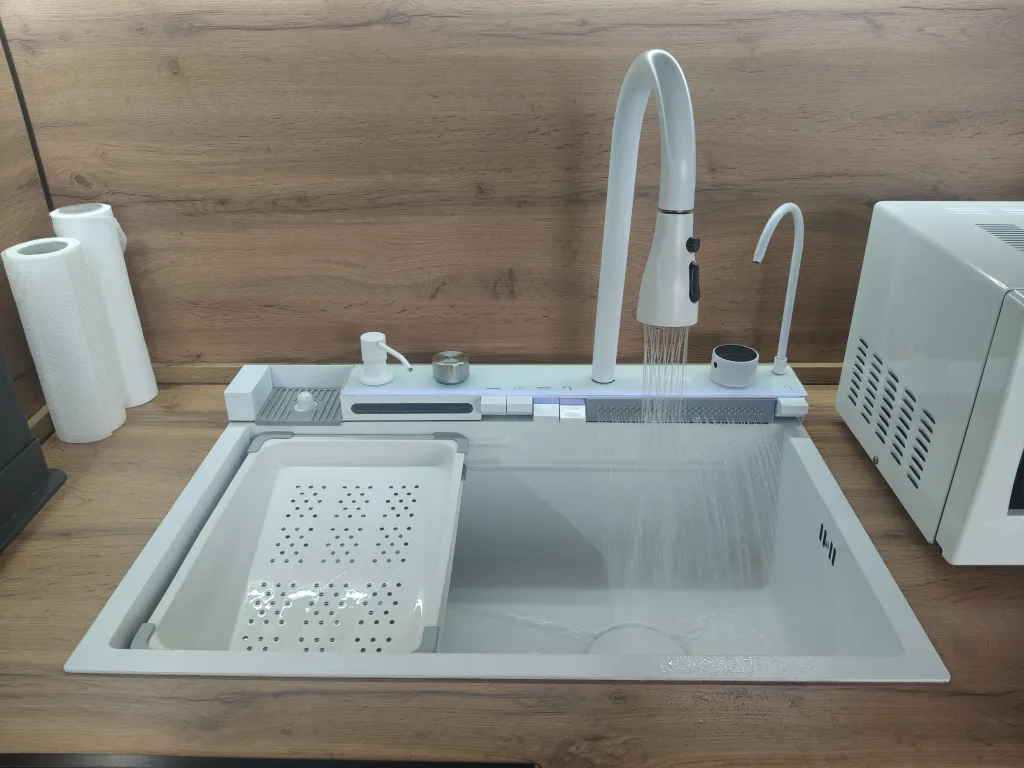 Дом с видом на озеро