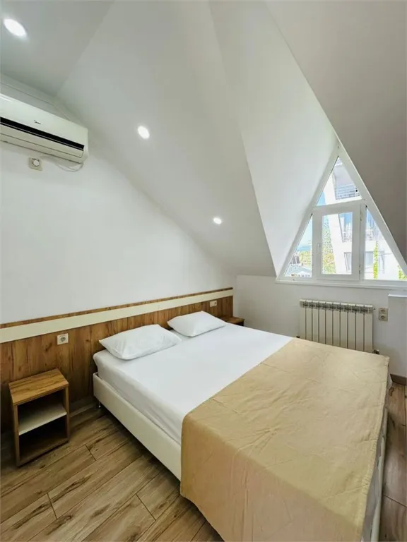 Квартира Двухместный номер с 2 кроватями улучшенная мансарда — аренда посуточно в Адлер