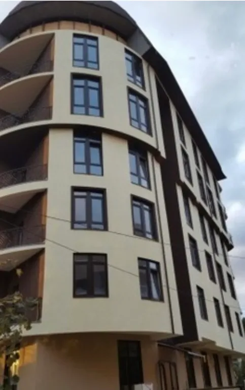 2-комнатная квартира в новом доме, рядом море и рынок