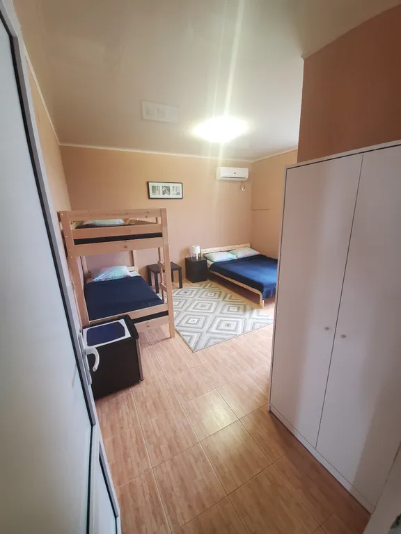 Квартира Четырехместный номер — аренда посуточно в Витязево