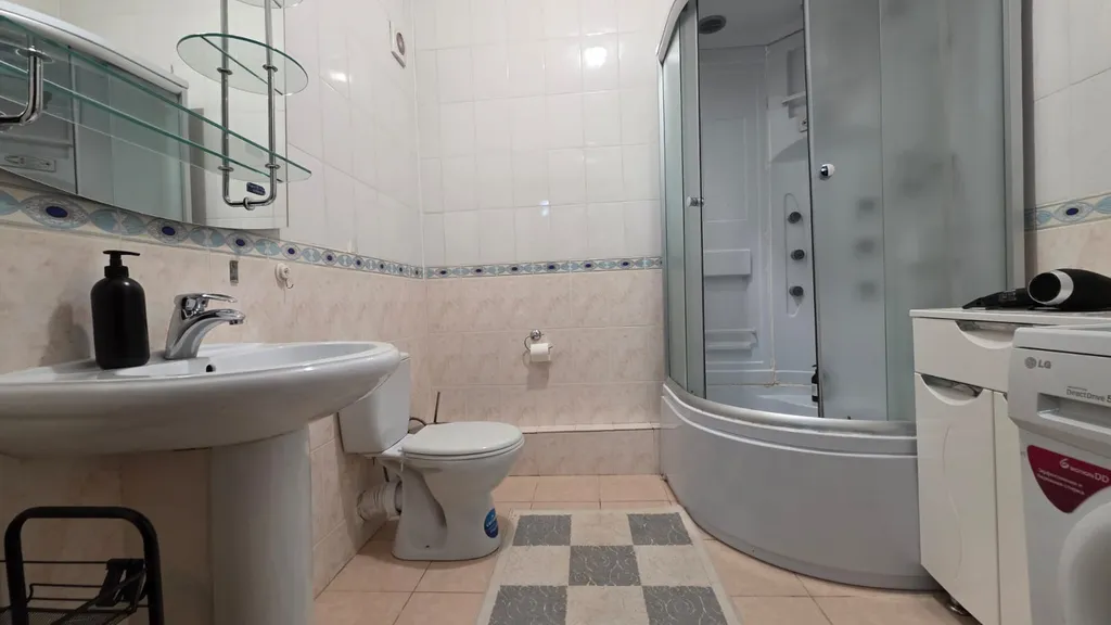 Евротрешка с 2-мя кроватями и раскладным диваном в центре