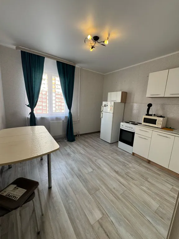 Уютная квартира рядом с загородным шоссе и городом еды — аренда посуточно в Оренбург