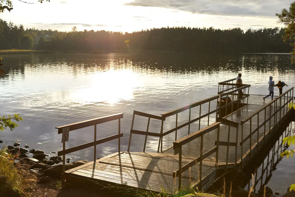 Коттедж Дом с одной спальней на 1 линии с видом на озеро — Приморск