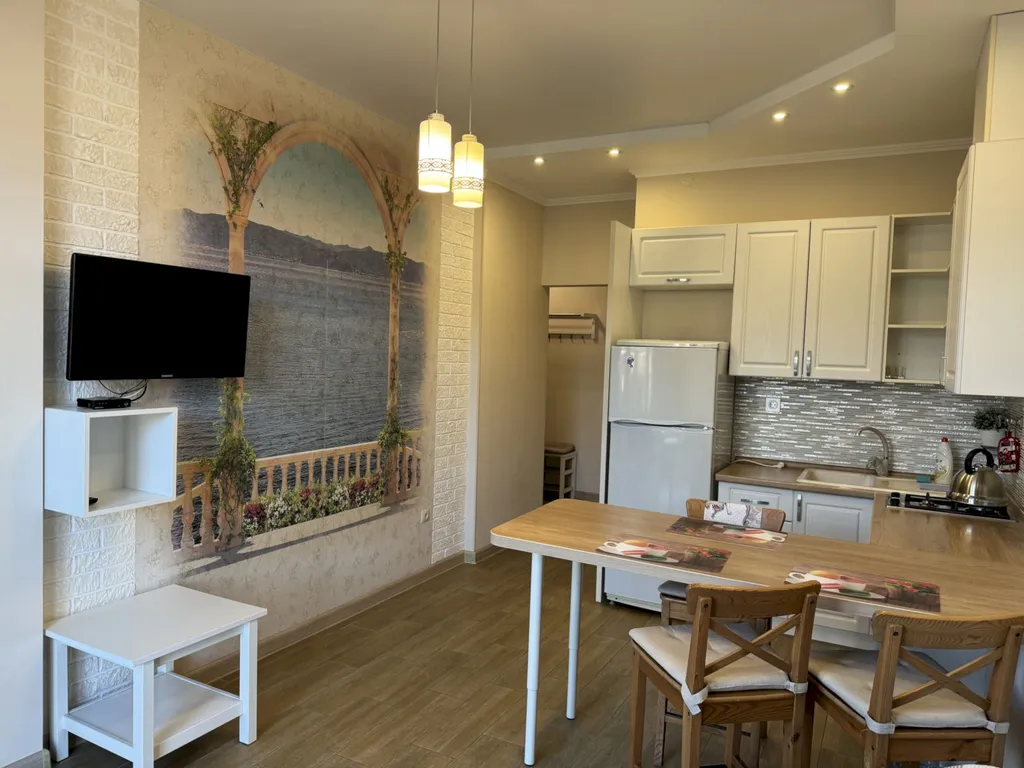 Квартира 1-комнатная квартира, 12 минут до центрального пляжа, балкон вид на горы — Геленджик