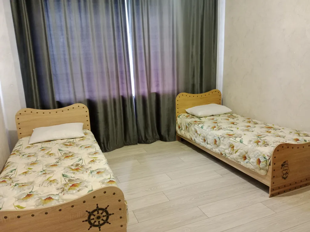 Большая квартира с индивидуальным отоплением на Палестине