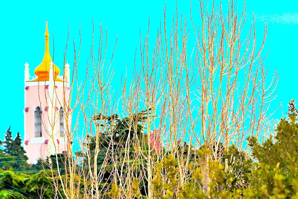 Видовая 1-комнатная квартира ,с балконом на набережной в Ялте