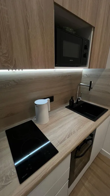 Новая студия с видом на море и дизайнерским ремонтом