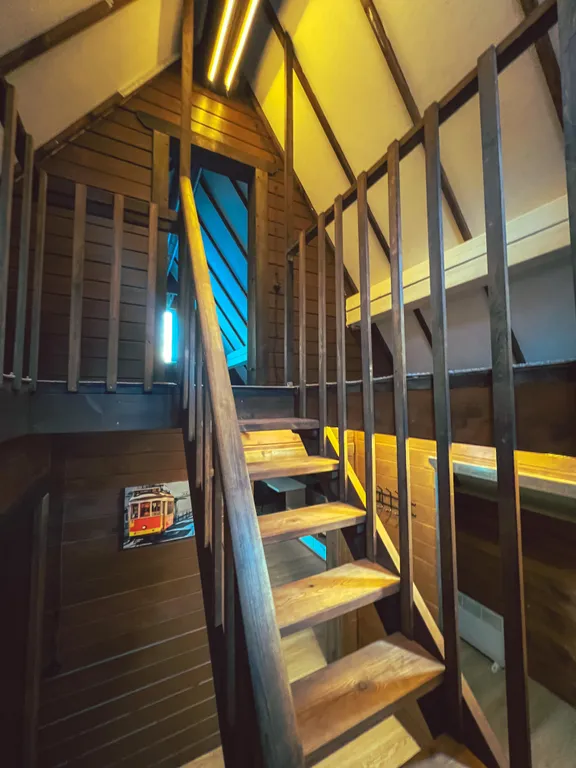 Двухэтажный дом с чаном и баней