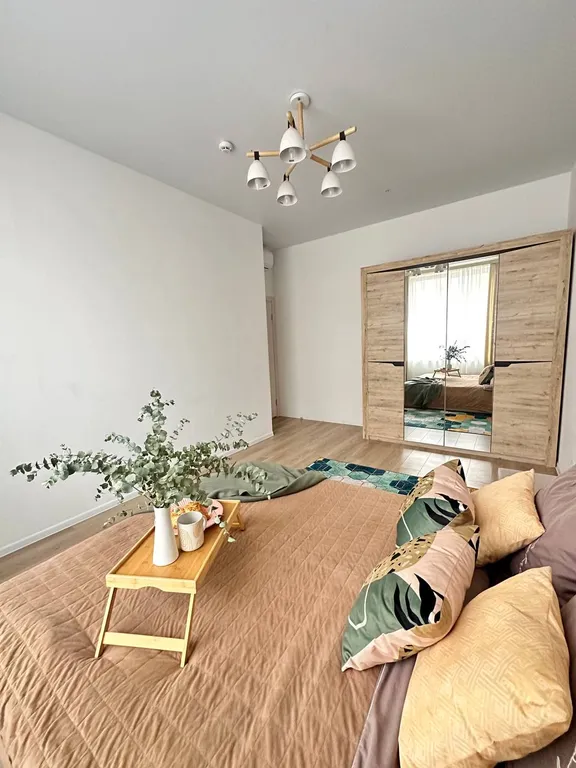 Светлая уютная трехкомнатная квартира