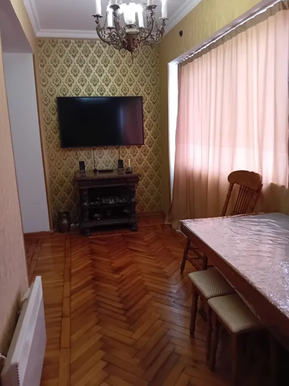 Квартира 3-комнатная квартира — Сухум