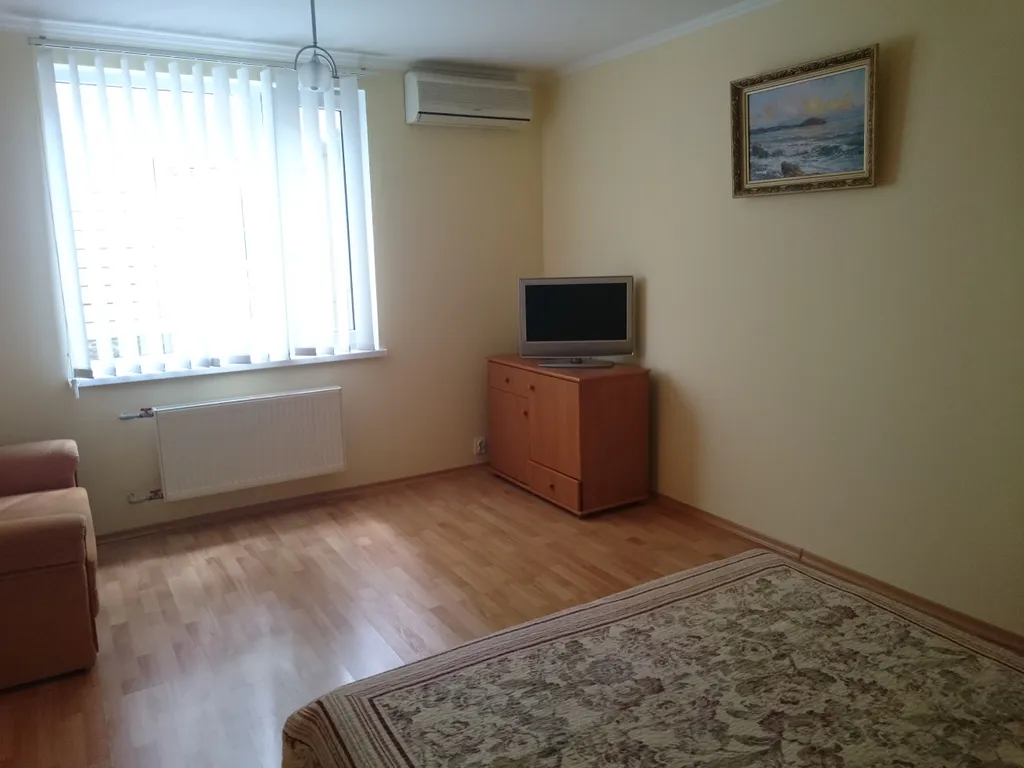 Апартаменты расположены в пешеходной зоне города Феодосия