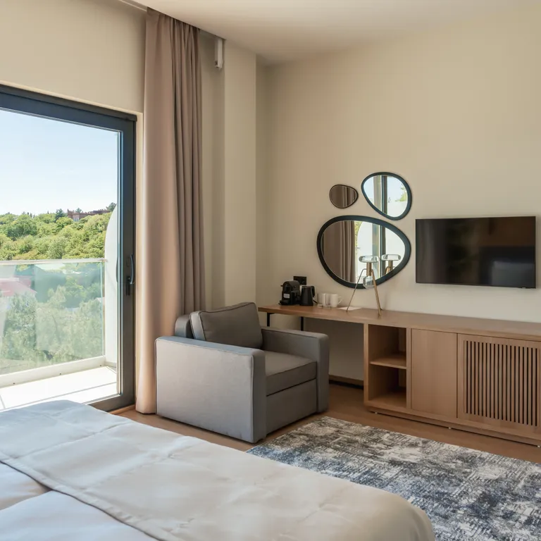 Трехместный номер комфорт с видом на море